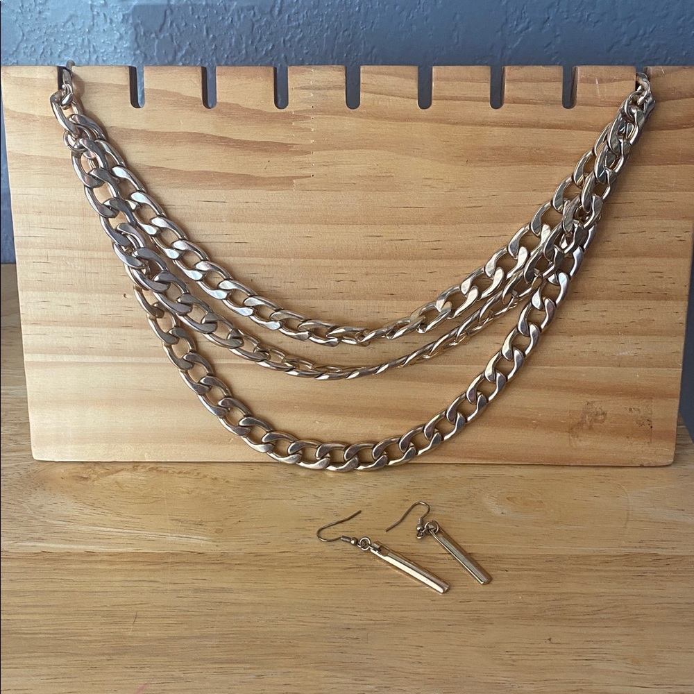 Chunky multi-layered gold-tone curb Cuban chain necklace with earrings